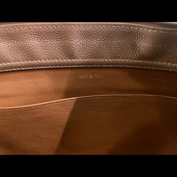 VINTAGE AUTHENTIC CHANEL CAVIAR IRIDESCENT TOTE - Picture 5 of 13